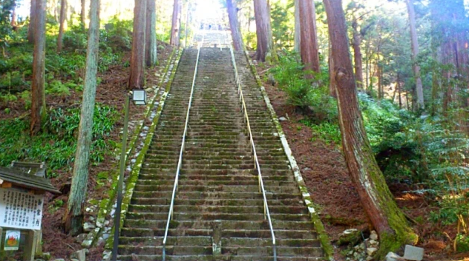 久遠寺階段